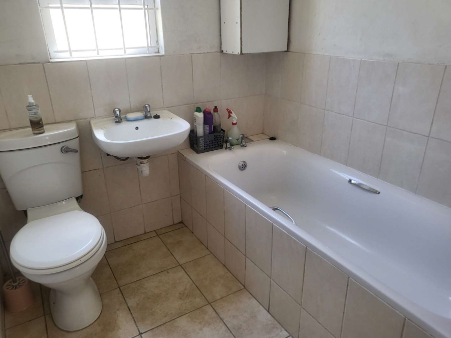 2 Bedroom Property for Sale in Kalkfontein Western Cape